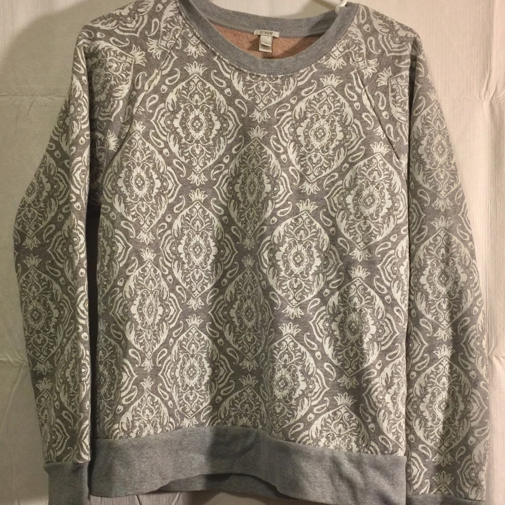 Jcrew women’s size med gray & white sweatshirt